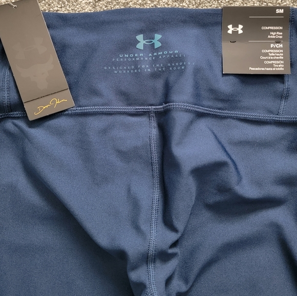 NWT! UA Heat Gear Ankle Crops - Picture 5 of 7